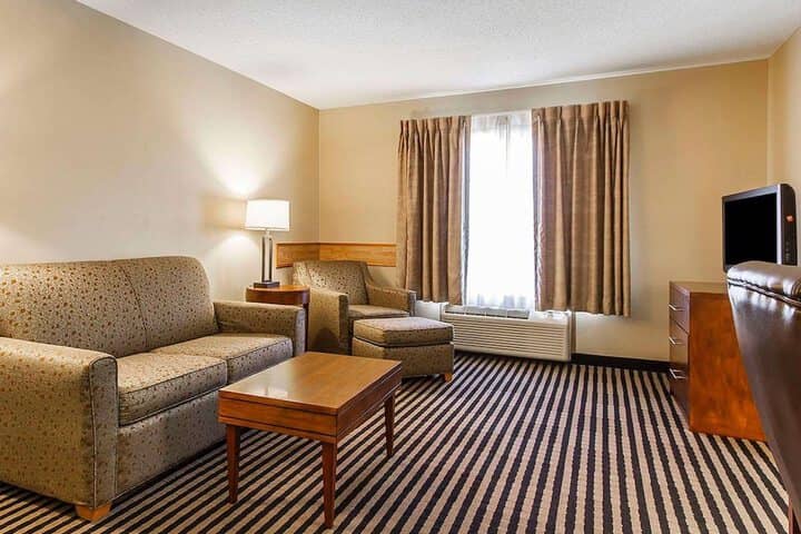 Room 32 of 57